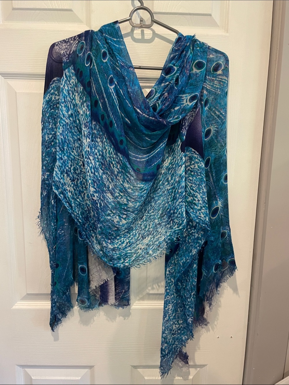 Blue Pacific cashmere-silk Blue Peacock Feather Print Scarf
